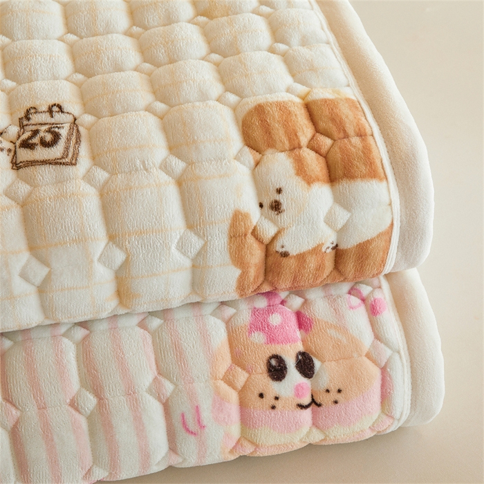 91家纺网 家纺一手货源 找家纺 慕木家纺 2025新款学生床牛奶绒印花床垫床护垫 组合图仅供展示不可下单