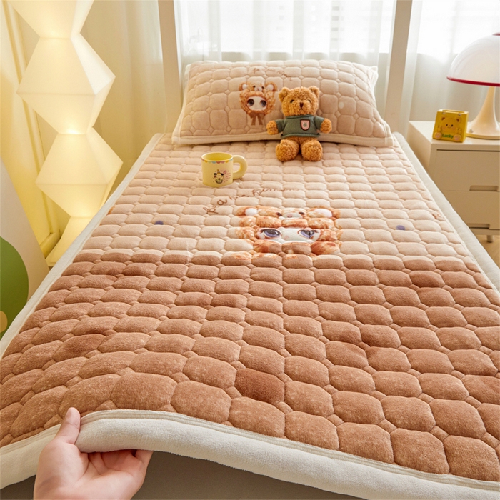 91家纺网 家纺一手货源 找家纺 慕木家纺 2025新款学生床牛奶绒印花床垫床护垫 床褥垫-拉布咖