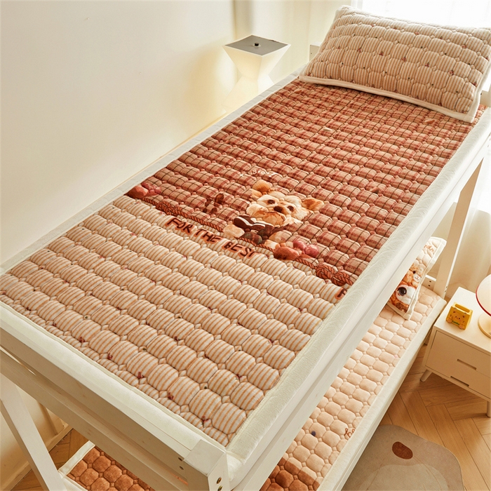 91家纺网 家纺一手货源 找家纺 慕木家纺 2025新款学生床牛奶绒印花床垫床护垫 床褥垫-杰米狗