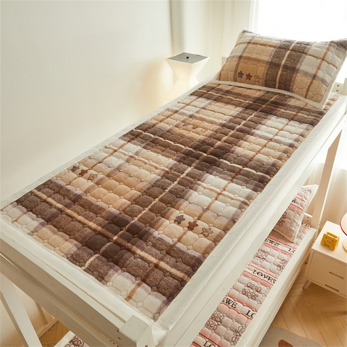 91家纺网 家纺一手货源 找家纺 慕木家纺 2025新款学生床牛奶绒印花床垫床护垫 床褥垫-菲拉格