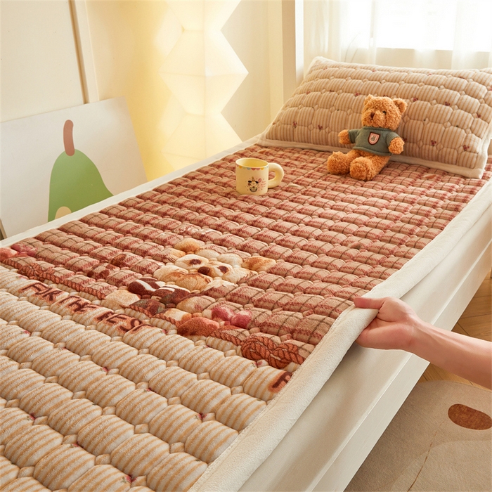 91家纺网 家纺一手货源 找家纺 慕木家纺 2025新款学生床牛奶绒印花床垫床护垫 床褥垫-杰米狗