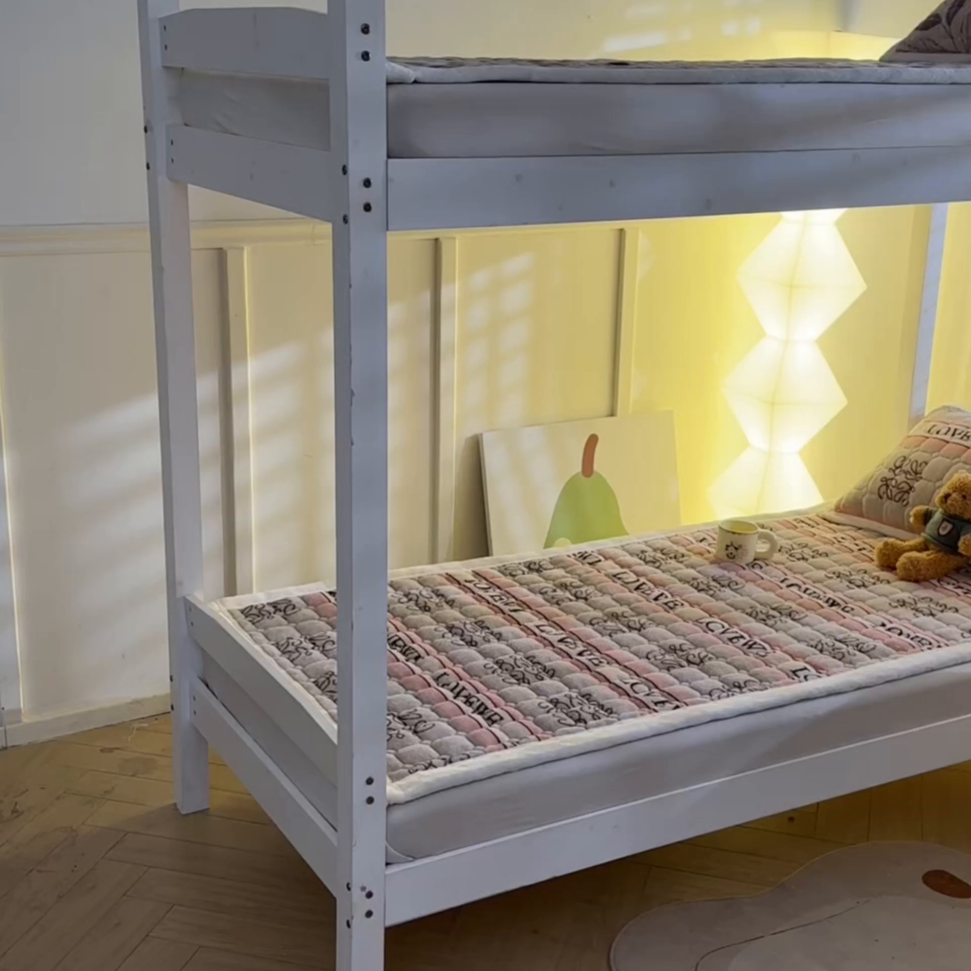 91家纺网 家纺一手货源 找家纺 慕木家纺 2025新款学生床牛奶绒印花床垫床护垫 床褥垫-蝶舞飞