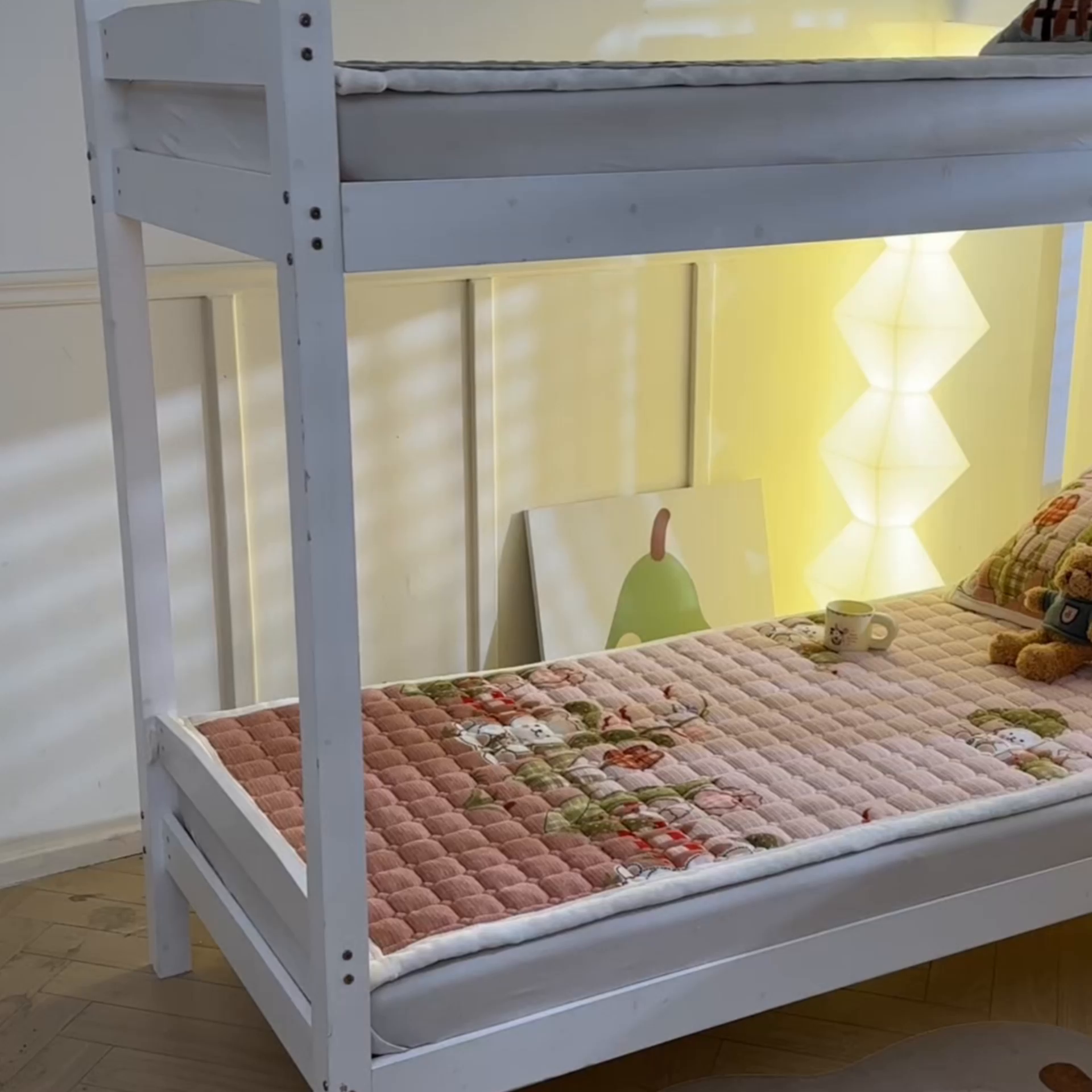 91家纺网 家纺一手货源 找家纺 慕木家纺 2025新款学生床牛奶绒印花床垫床护垫 床褥垫-芭比猫