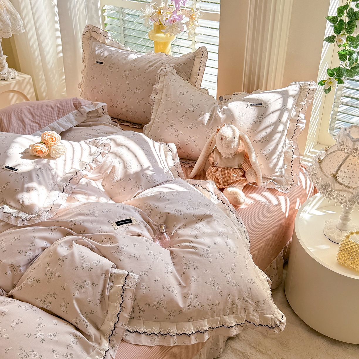 91家纺网 家纺一手货源 找家纺 （总）艾唯希家纺 2025新款全棉双层花边四件套纯棉小碎花10个花型-花边系列