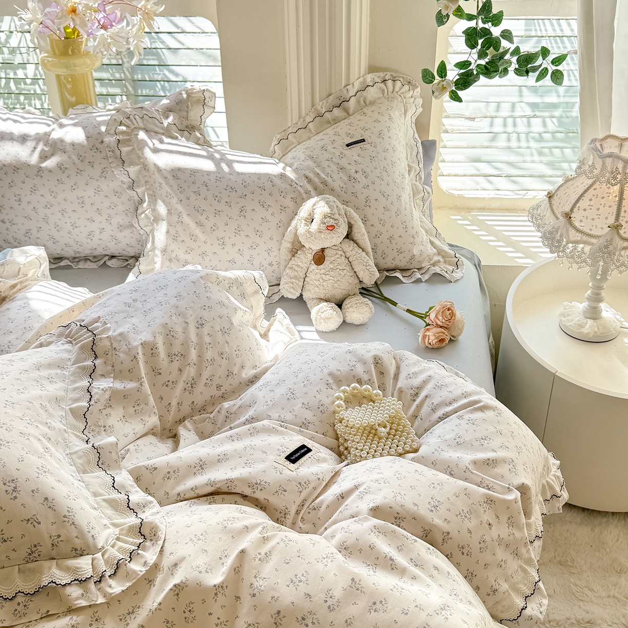 91家纺网 家纺一手货源 找家纺 艾唯希家纺 2025新款全棉双层花边四件套纯棉小碎花10个花型-花边系列 春意萌