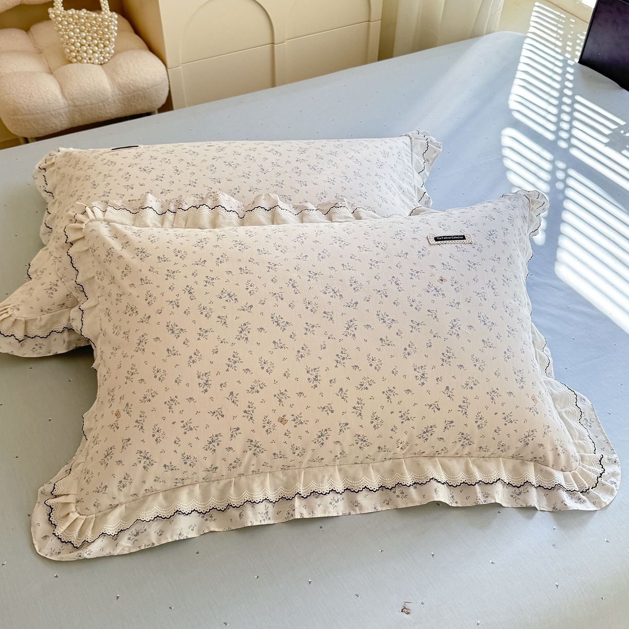 91家纺网 家纺一手货源 找家纺 艾唯希家纺 2025新款全棉双层花边四件套纯棉小碎花10个花型-花边系列 春意萌