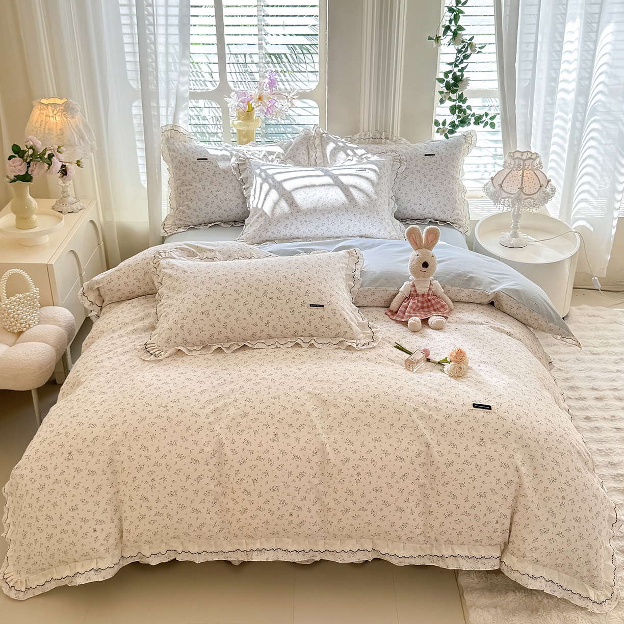 91家纺网 家纺一手货源 找家纺 艾唯希家纺 2025新款全棉双层花边四件套纯棉小碎花10个花型-花边系列 春意萌