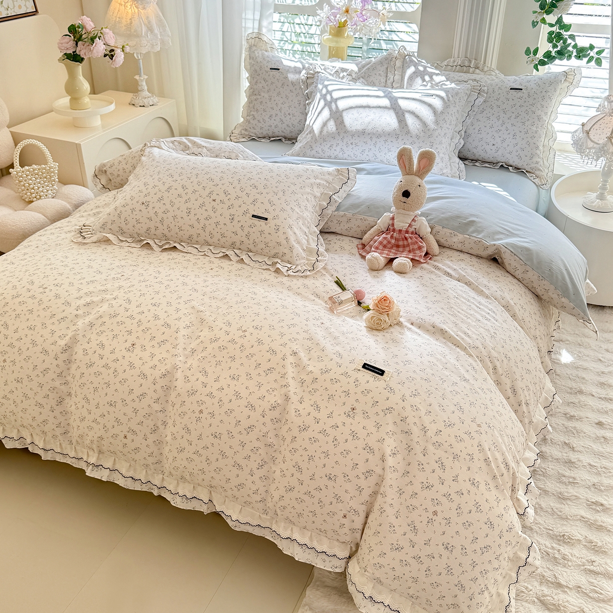 91家纺网 家纺一手货源 找家纺 艾唯希家纺 2025新款全棉双层花边四件套纯棉小碎花10个花型-花边系列 春意萌