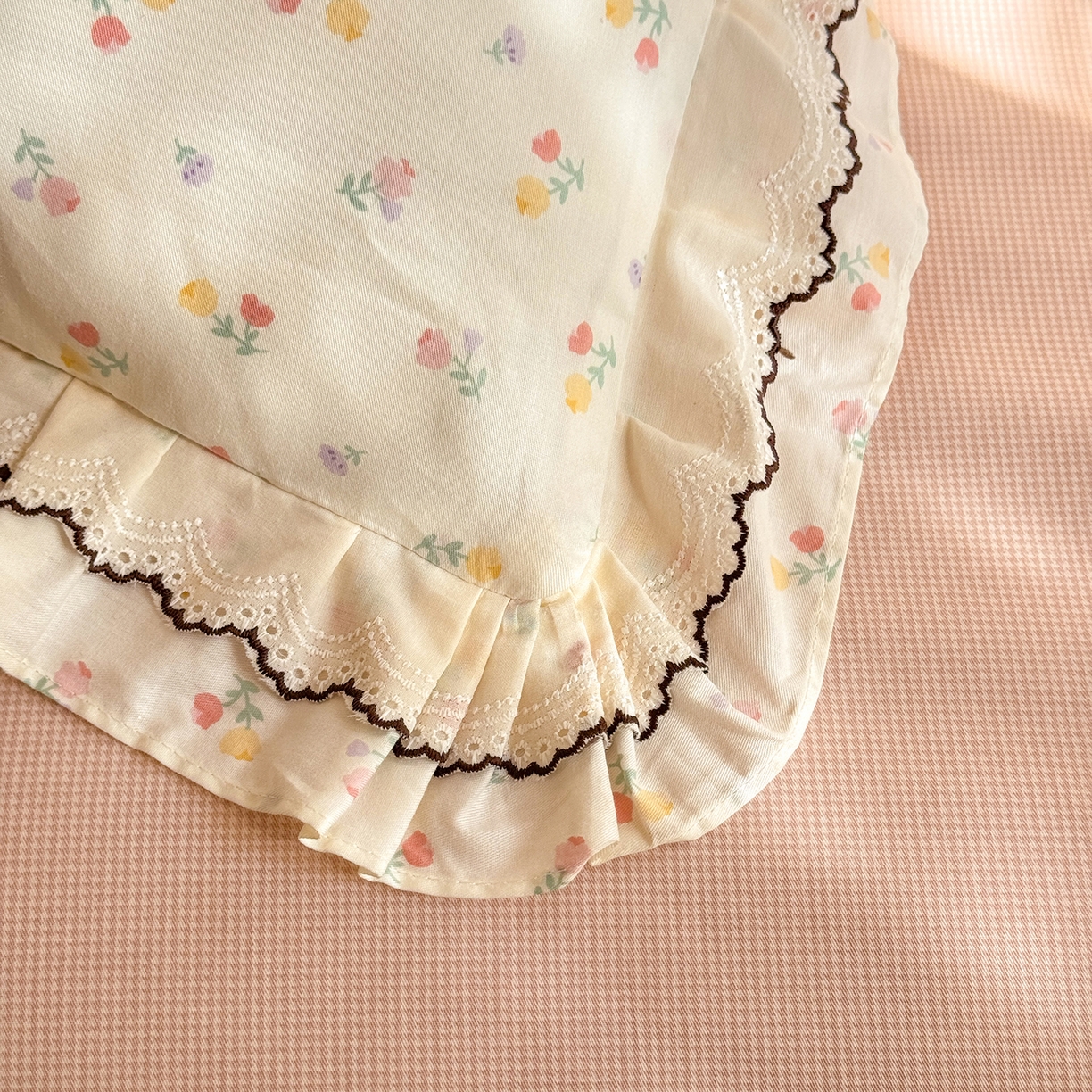 91家纺网 家纺一手货源 找家纺 艾唯希家纺 2025新款全棉双层花边四件套纯棉小碎花10个花型-花边系列 花艺漫漫