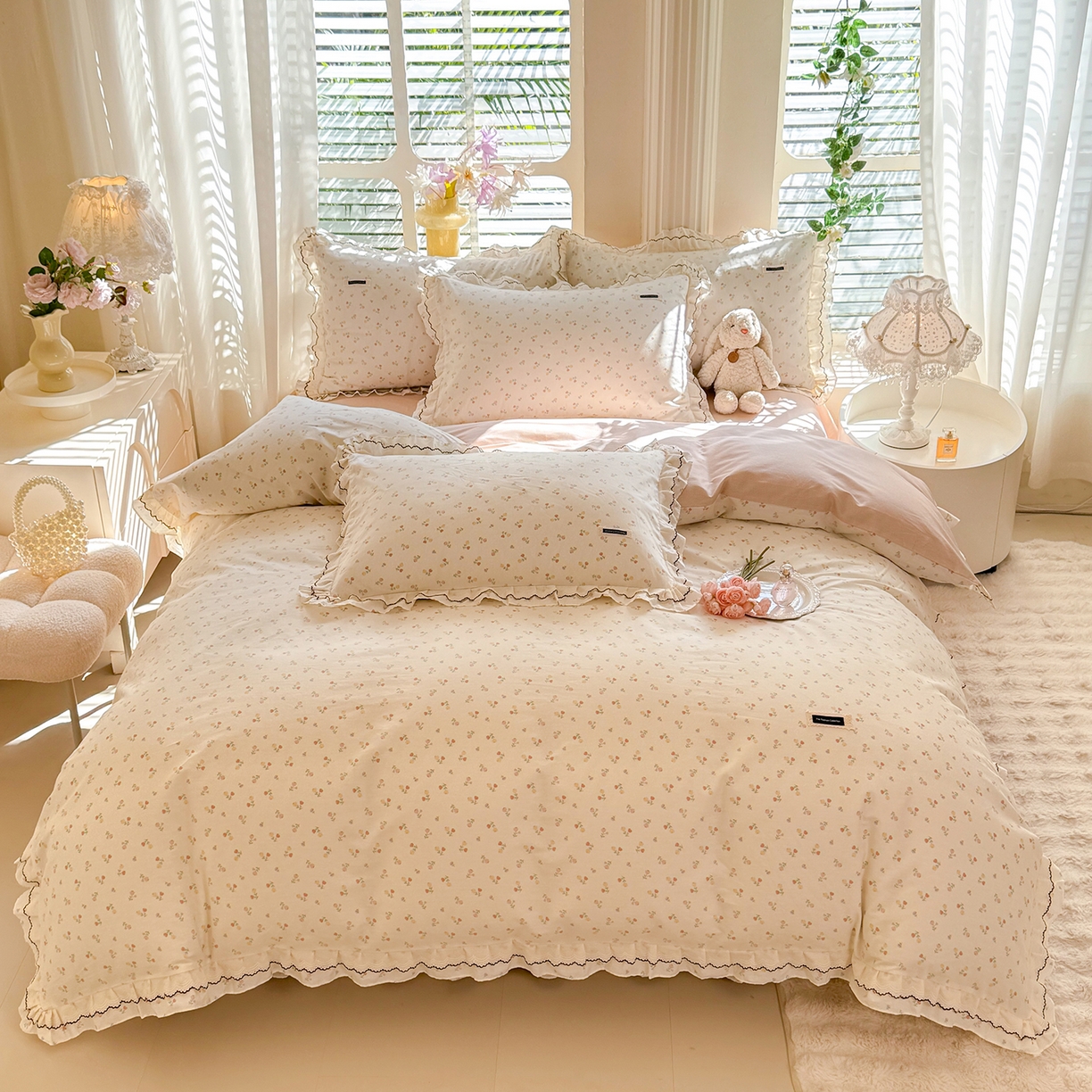 91家纺网 家纺一手货源 找家纺 艾唯希家纺 2025新款全棉双层花边四件套纯棉小碎花10个花型-花边系列 花艺漫漫