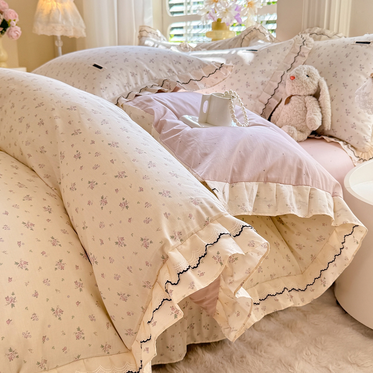 91家纺网 家纺一手货源 找家纺 艾唯希家纺 2025新款全棉双层花边四件套纯棉小碎花10个花型-花边系列 花冉