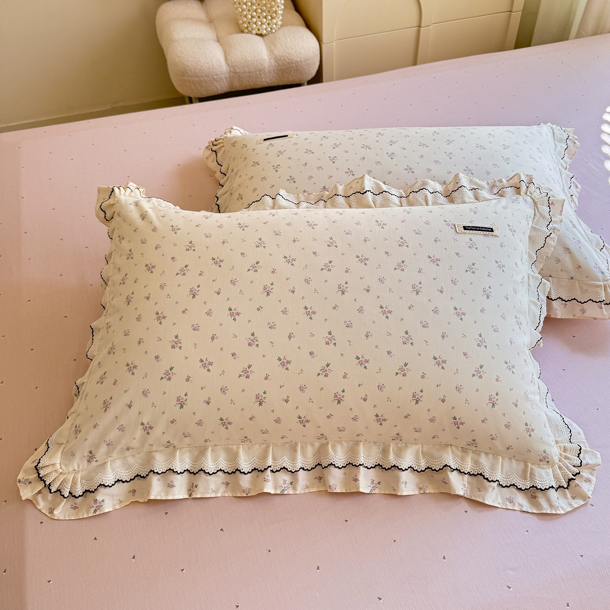 91家纺网 家纺一手货源 找家纺 艾唯希家纺 2025新款全棉双层花边四件套纯棉小碎花10个花型-花边系列 花冉