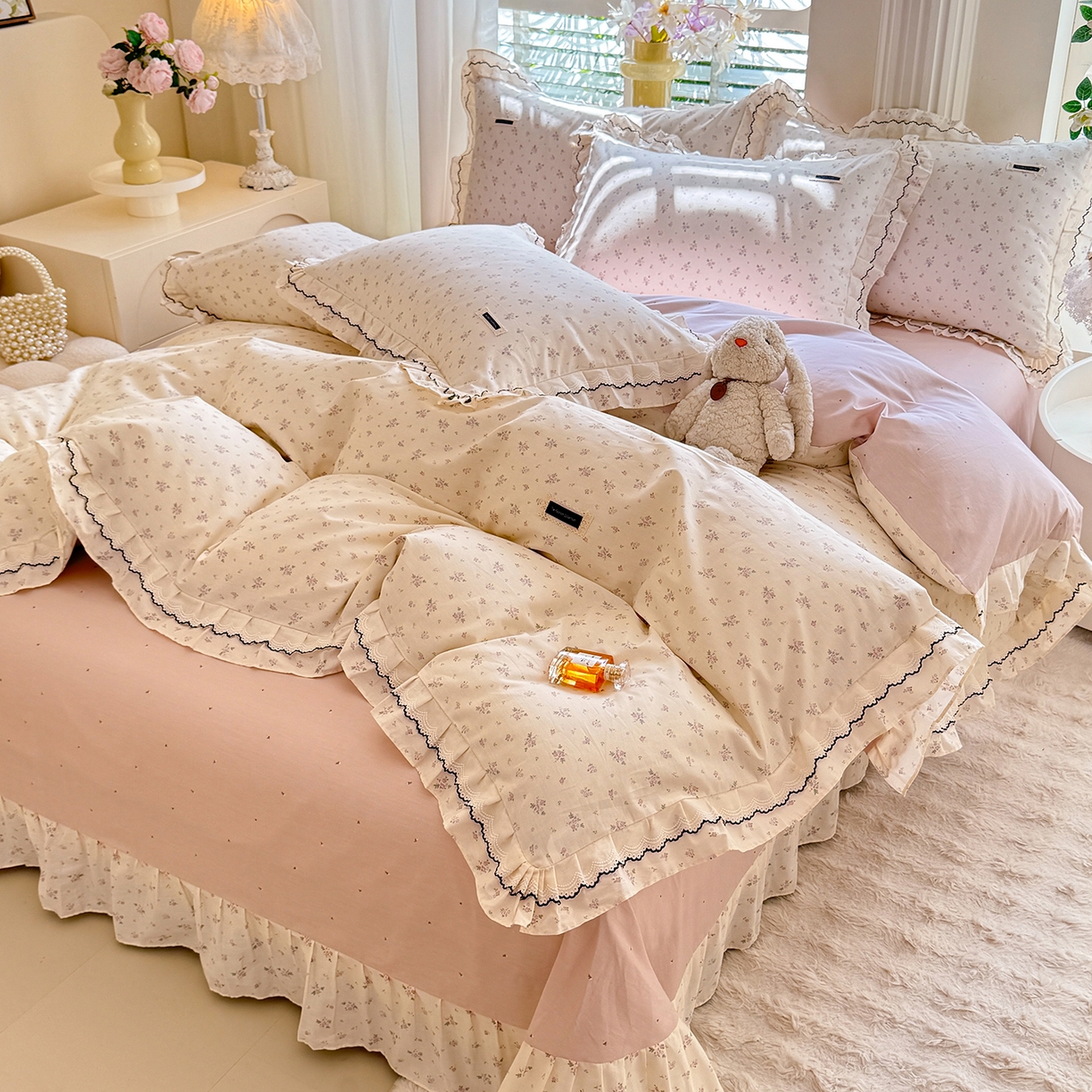 91家纺网 家纺一手货源 找家纺 艾唯希家纺 2025新款全棉双层花边四件套纯棉小碎花10个花型-花边系列 花冉