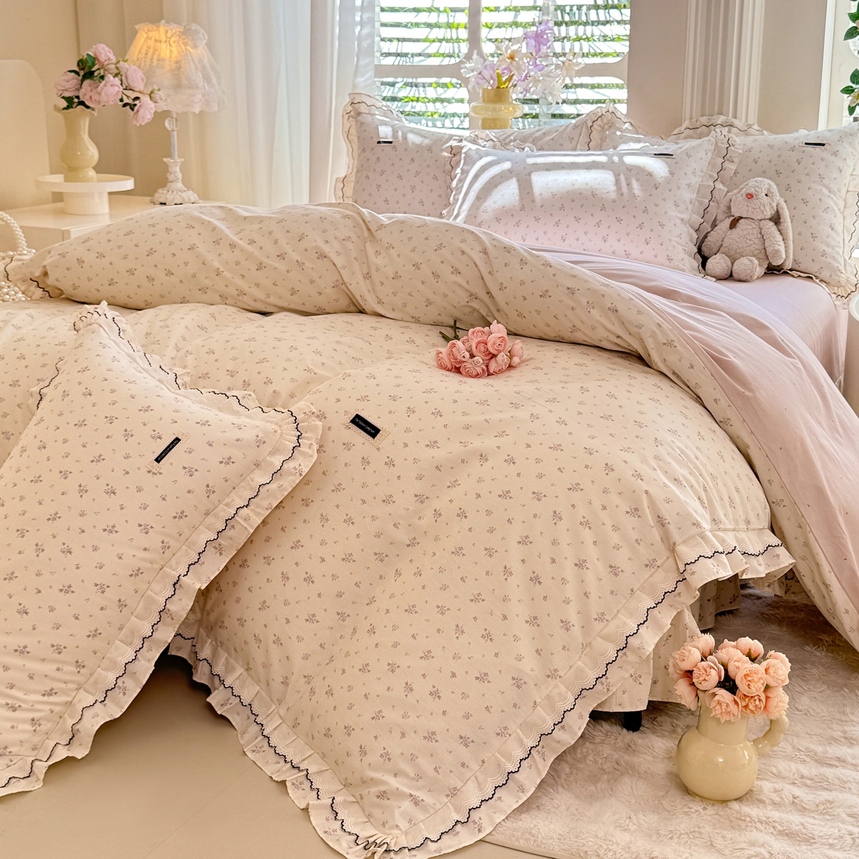 91家纺网 家纺一手货源 找家纺 艾唯希家纺 2025新款全棉双层花边四件套纯棉小碎花10个花型-花边系列 花冉