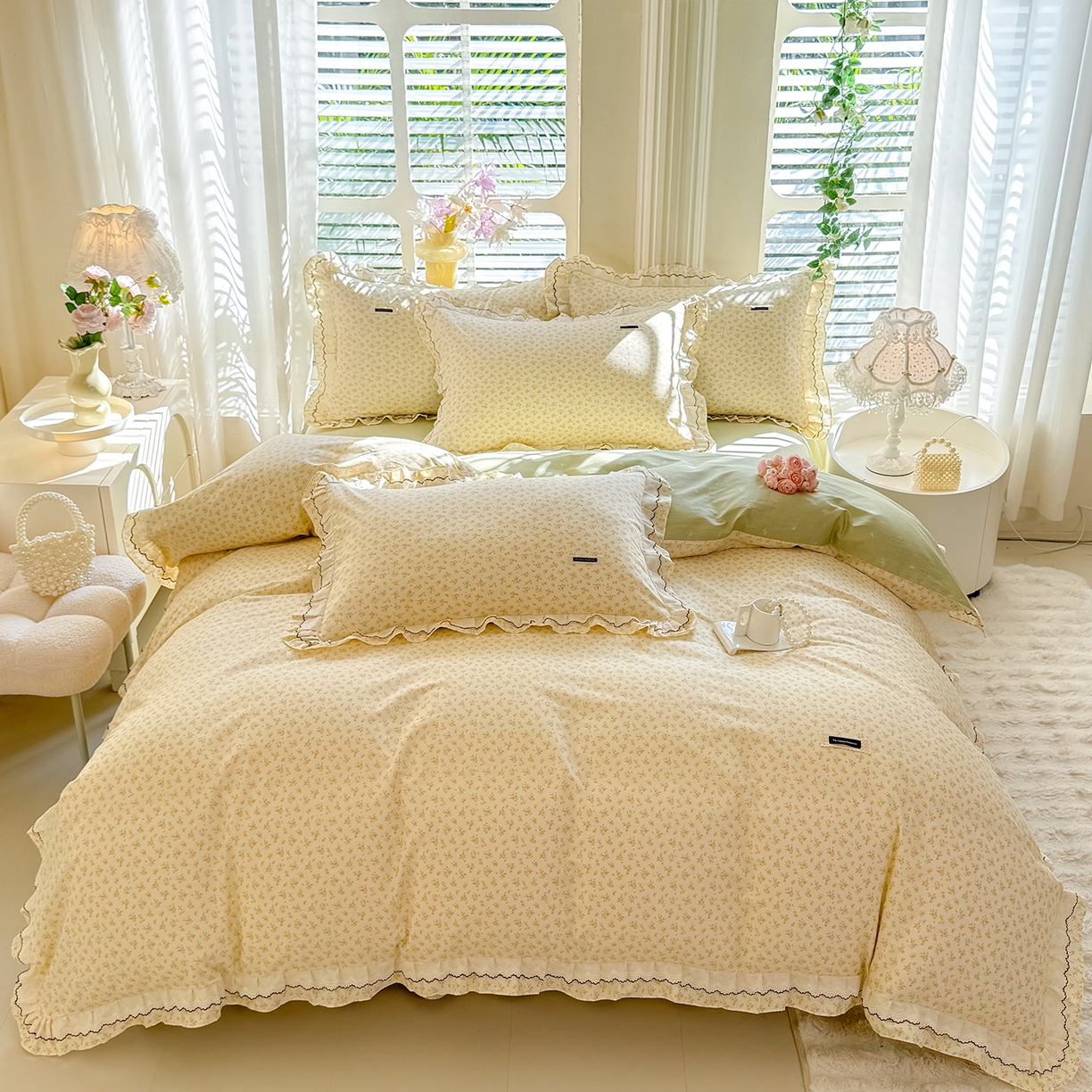 91家纺网 家纺一手货源 找家纺 艾唯希家纺 2025新款全棉双层花边四件套纯棉小碎花10个花型-花边系列 恋之晴空