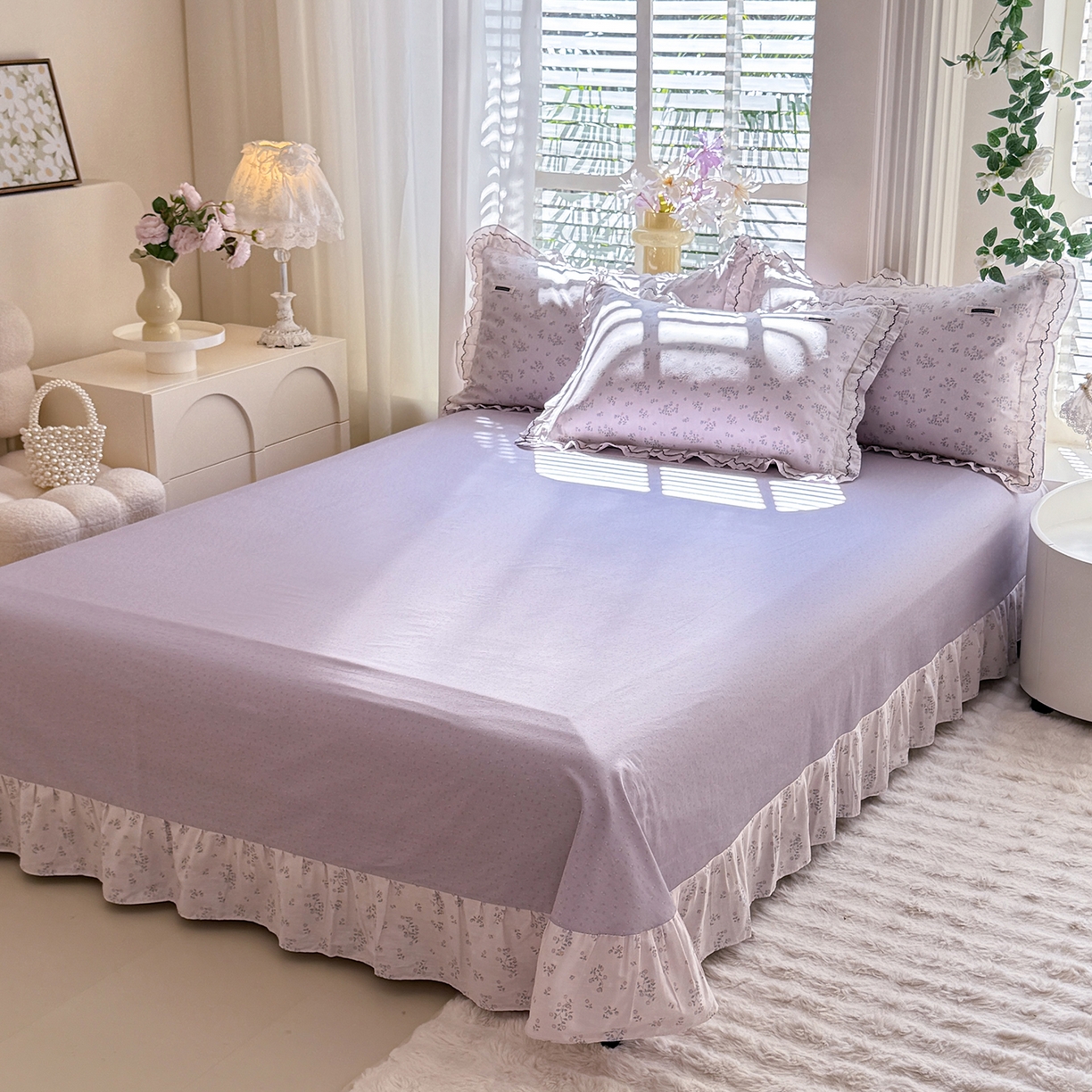 91家纺网 家纺一手货源 找家纺 艾唯希家纺 2025新款全棉双层花边四件套纯棉小碎花10个花型-花边系列 林间物语-紫