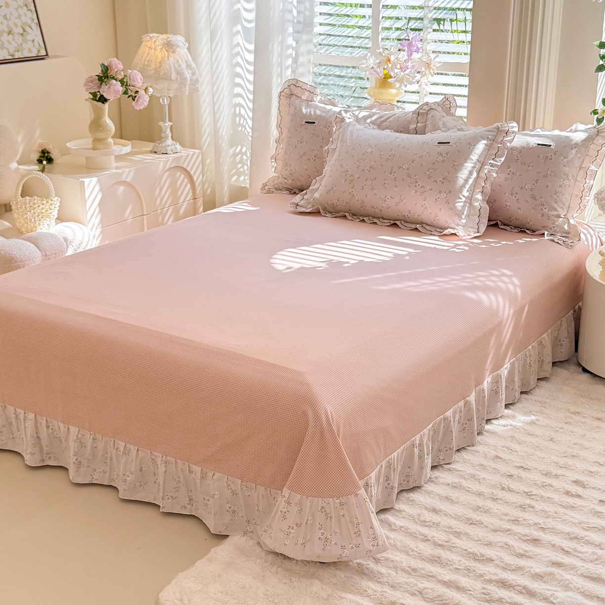 91家纺网 家纺一手货源 找家纺 艾唯希家纺 2025新款全棉双层花边四件套纯棉小碎花10个花型-花边系列 奶芙蓉-粉