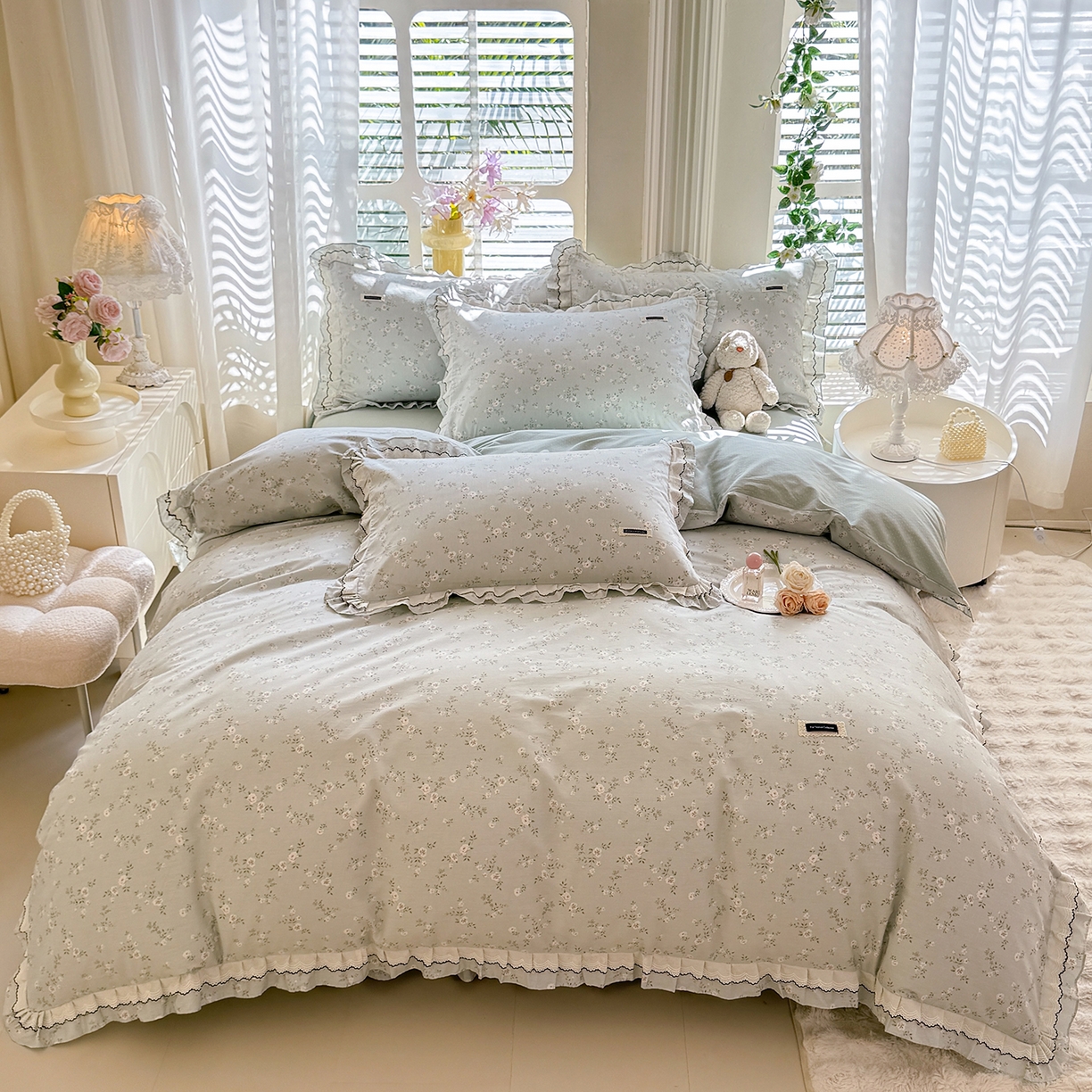 91家纺网 家纺一手货源 找家纺 艾唯希家纺 2025新款全棉双层花边四件套纯棉小碎花10个花型-花边系列 奶芙蓉-绿