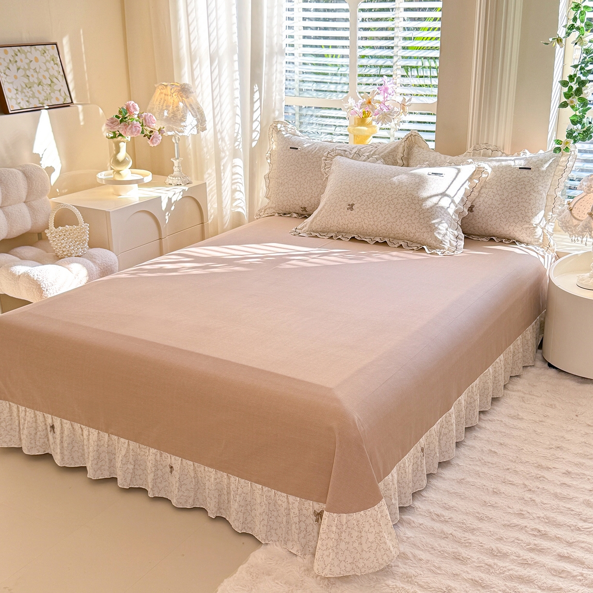 91家纺网 家纺一手货源 找家纺 艾唯希家纺 2025新款全棉双层花边四件套纯棉小碎花10个花型-花边系列 梳璃