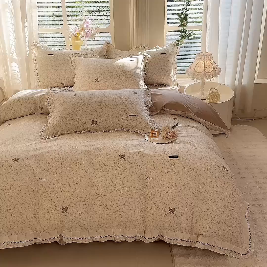 91家纺网 家纺一手货源 找家纺 艾唯希家纺 2025新款全棉双层花边四件套纯棉小碎花10个花型-花边系列 梳璃