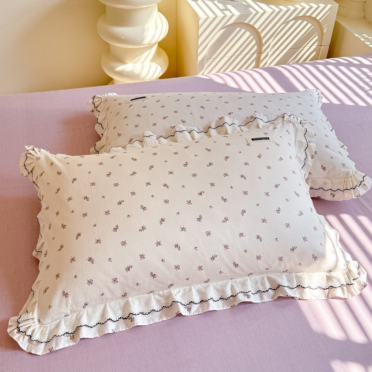 91家纺网 家纺一手货源 找家纺 艾唯希家纺 2025新款全棉双层花边四件套纯棉小碎花10个花型-花边系列 雾里花