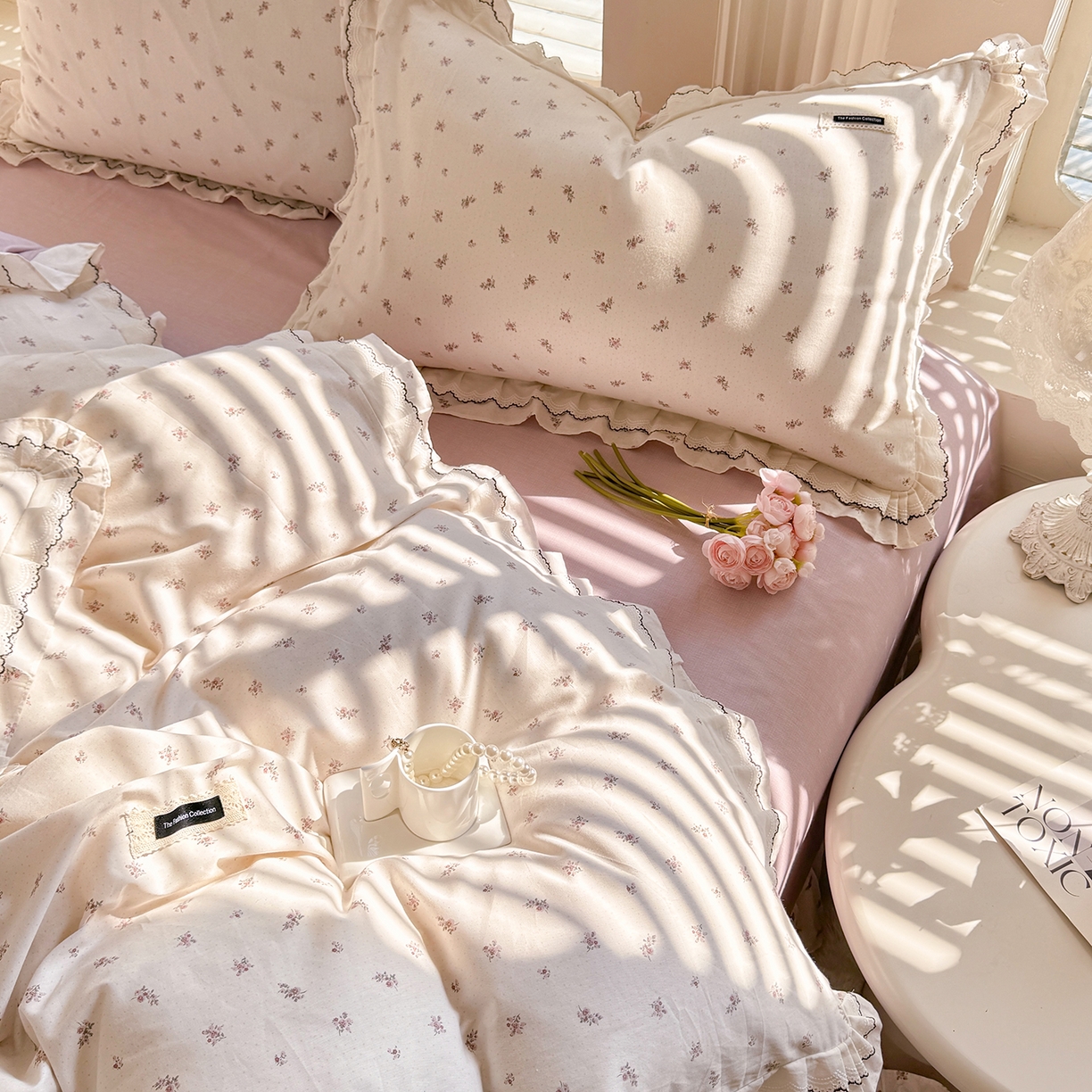 91家纺网 家纺一手货源 找家纺 艾唯希家纺 2025新款全棉双层花边四件套纯棉小碎花10个花型-花边系列 雾里花