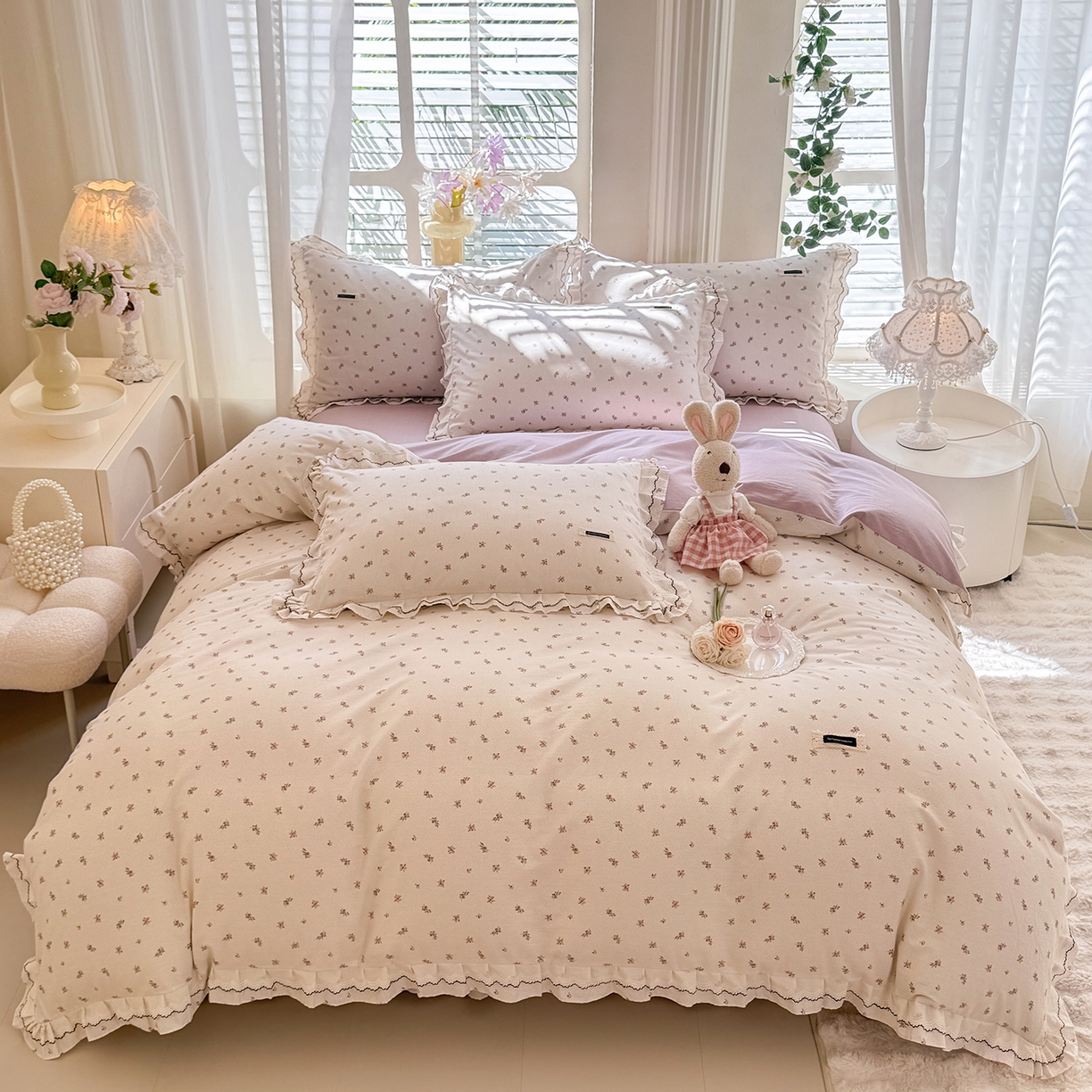 91家纺网 家纺一手货源 找家纺 艾唯希家纺 2025新款全棉双层花边四件套纯棉小碎花10个花型-花边系列 雾里花