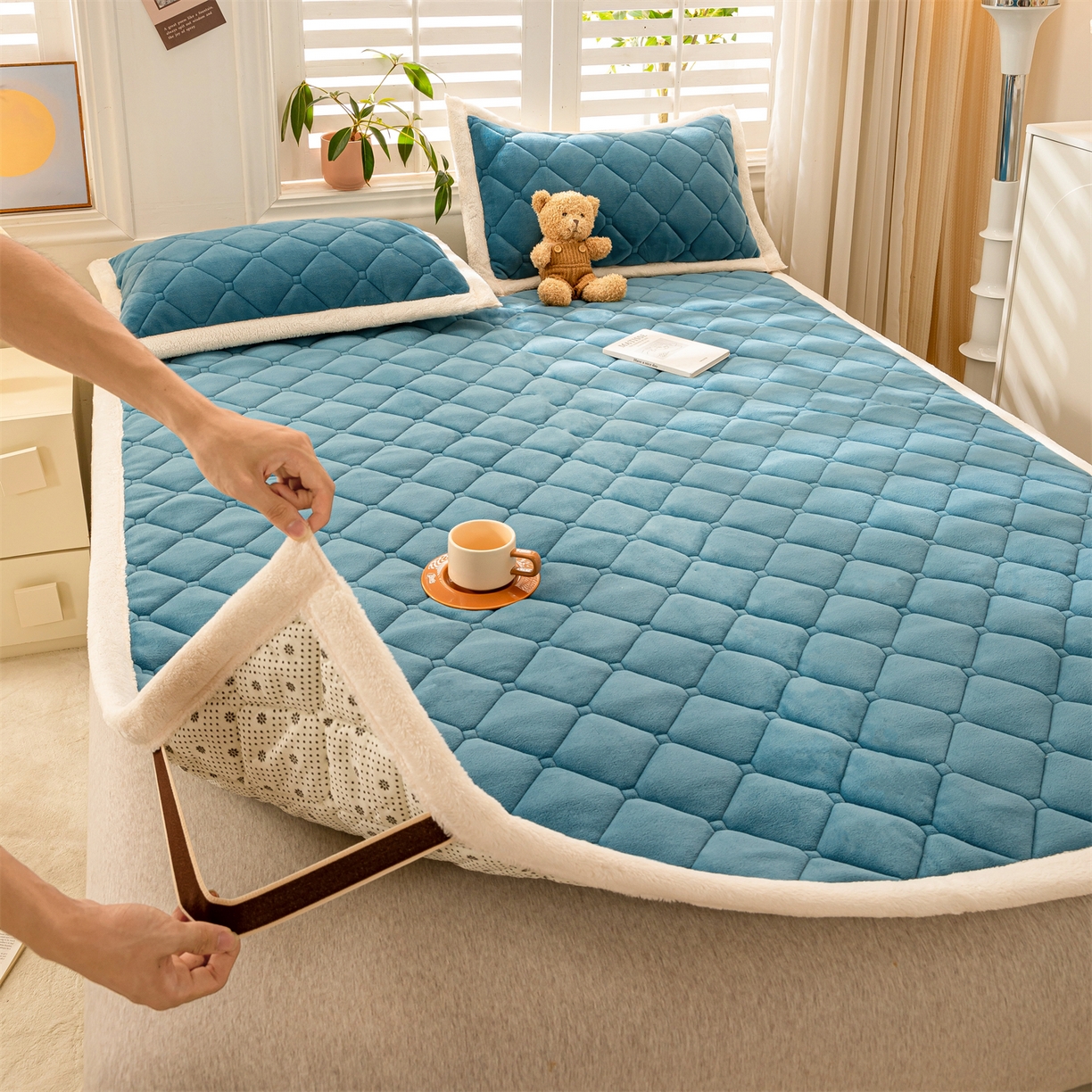 91家纺网 家纺一手货源 找家纺 （总）慕木家纺 2025新款大床款牛奶绒印花床褥垫系列