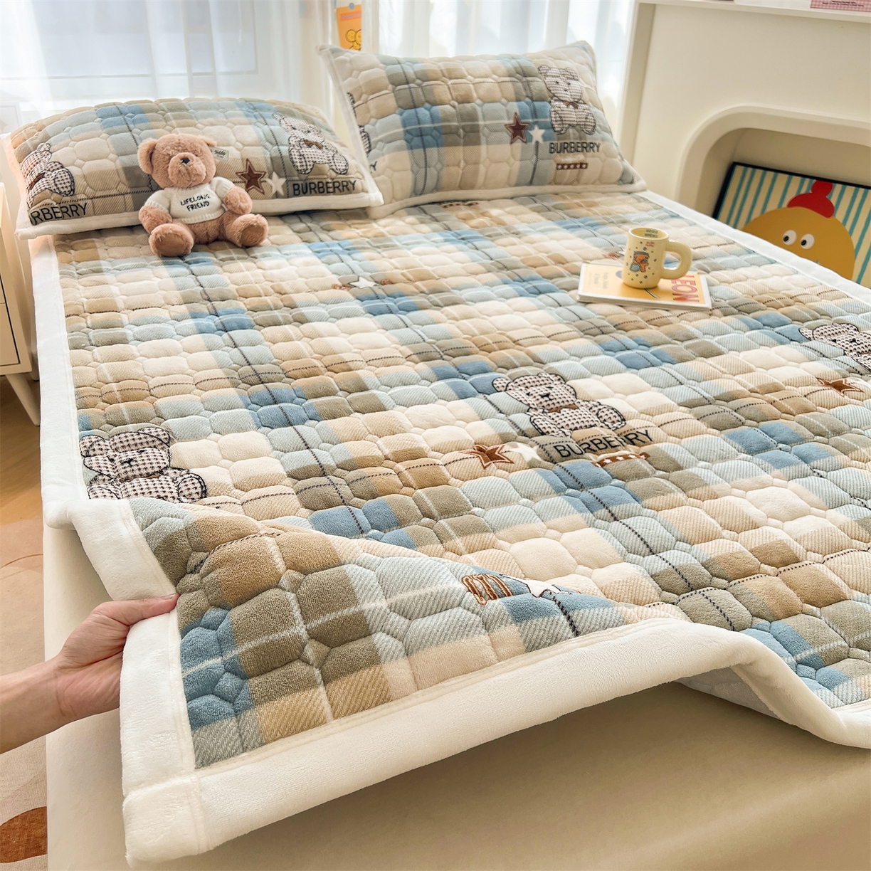 91家纺网 家纺一手货源 找家纺 （总）慕木家纺 2025新款大床款牛奶绒印花床褥垫系列