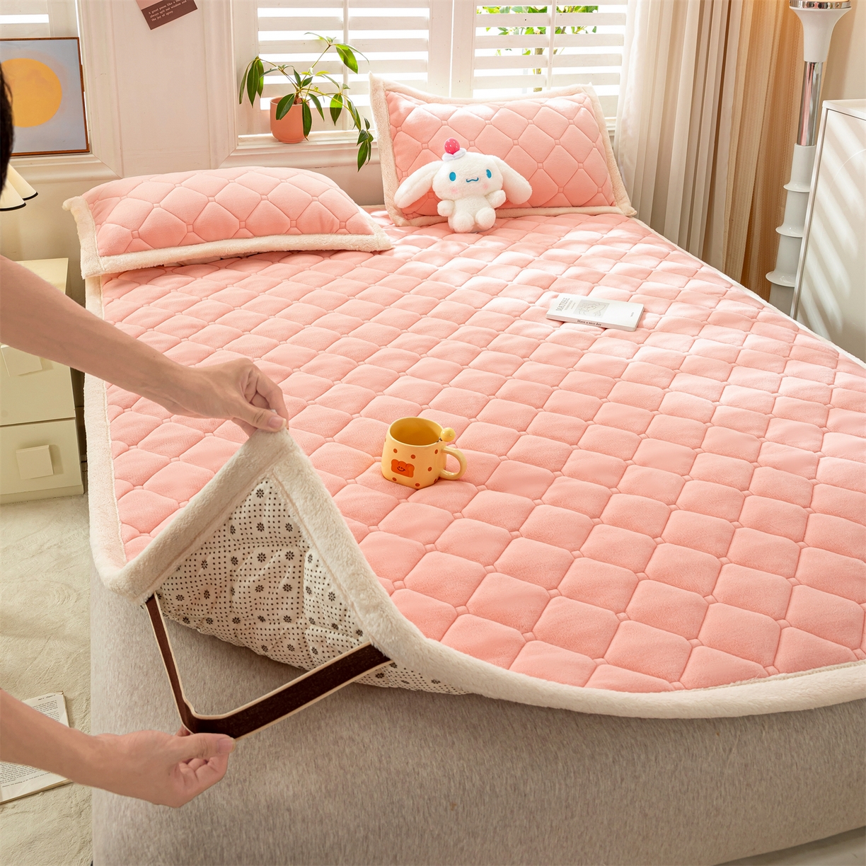 91家纺网 家纺一手货源 找家纺 （总）慕木家纺 2025新款大床款牛奶绒印花床褥垫系列