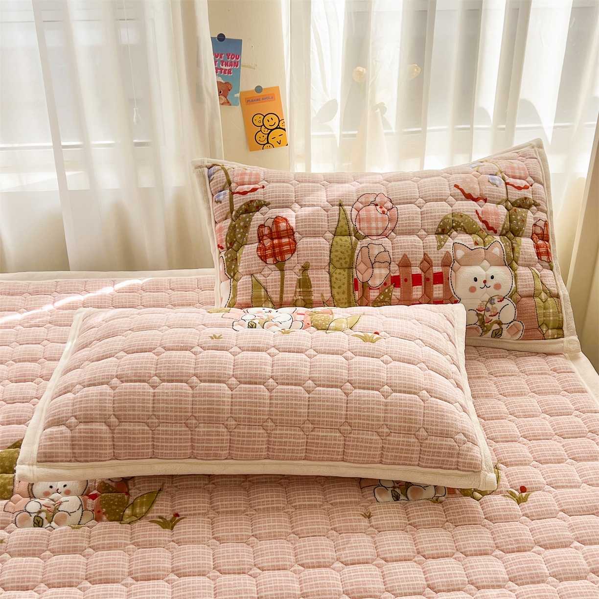 91家纺网 家纺一手货源 找家纺 慕木家纺 2025新款大床款牛奶绒印花床褥垫系列 床褥垫-芭比猫