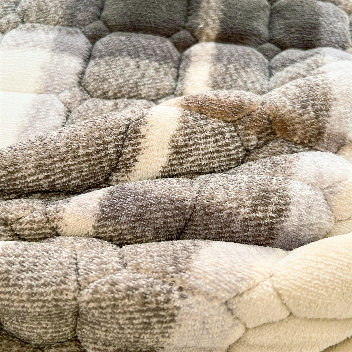 91家纺网 家纺一手货源 找家纺 慕木家纺 2025新款大床款牛奶绒印花床褥垫系列 床褥垫-菲拉格