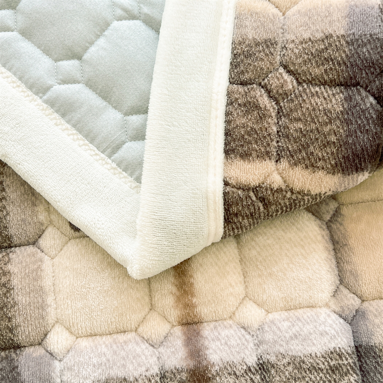 91家纺网 家纺一手货源 找家纺 慕木家纺 2025新款大床款牛奶绒印花床褥垫系列 床褥垫-菲拉格