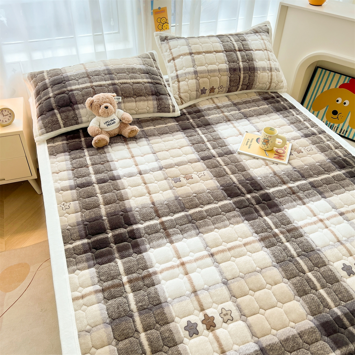 91家纺网 家纺一手货源 找家纺 慕木家纺 2025新款大床款牛奶绒印花床褥垫系列 床褥垫-菲拉格