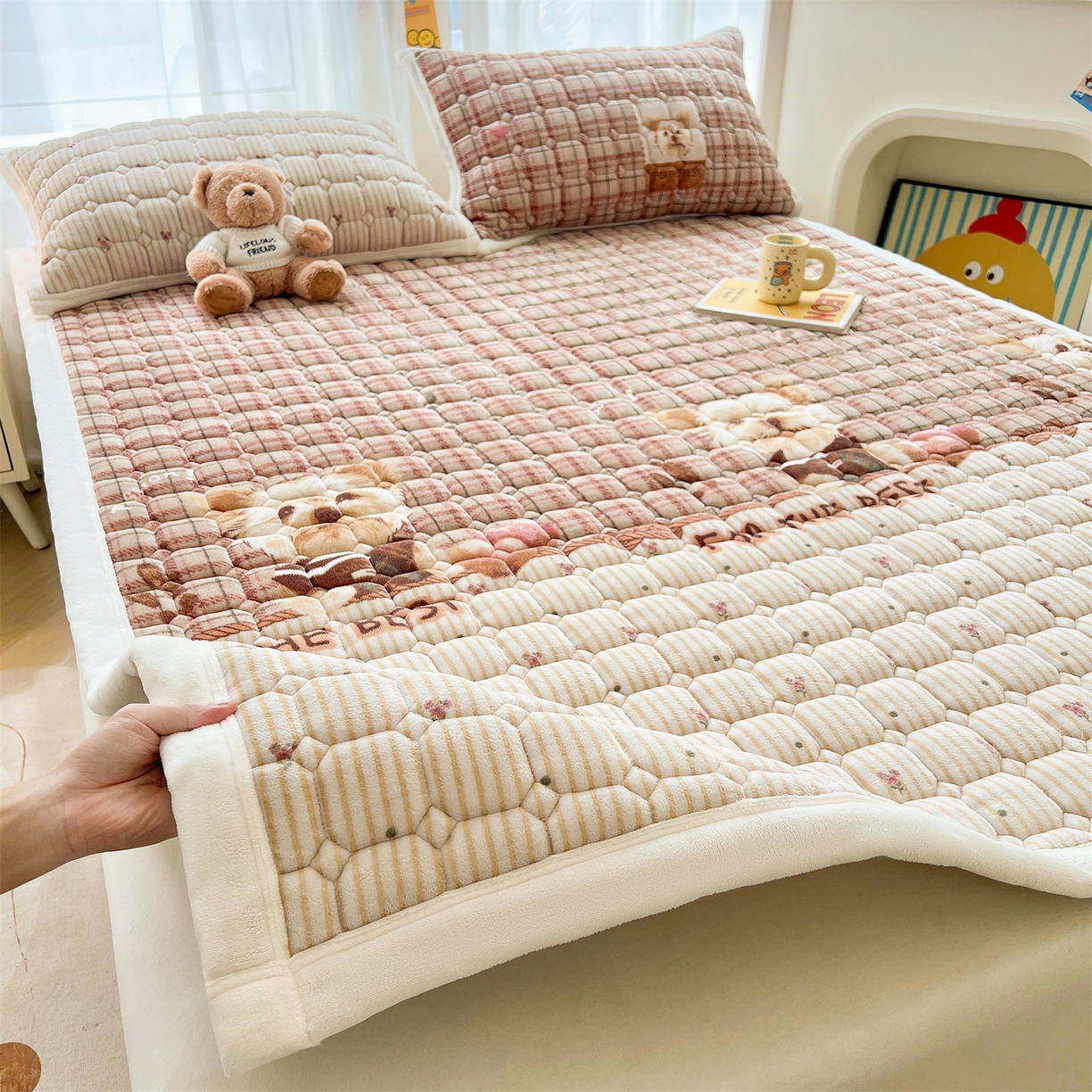 慕木家纺 2025新款大床款牛奶绒印花床褥垫系列 床褥垫-杰米狗