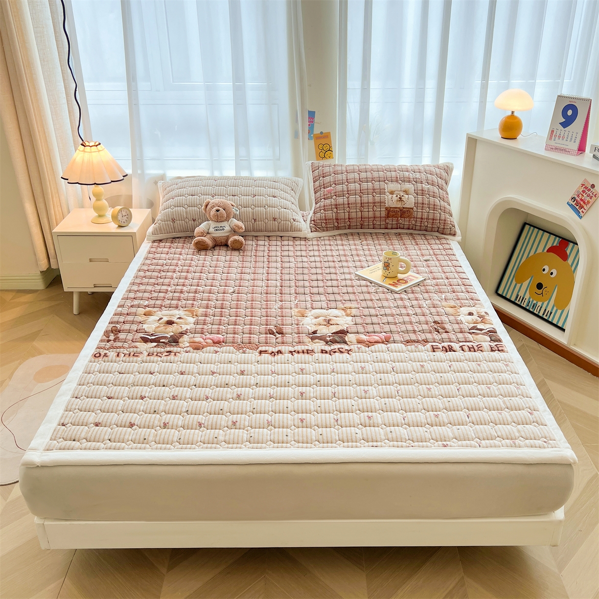 91家纺网 家纺一手货源 找家纺 慕木家纺 2025新款大床款牛奶绒印花床褥垫系列 床褥垫-杰米狗