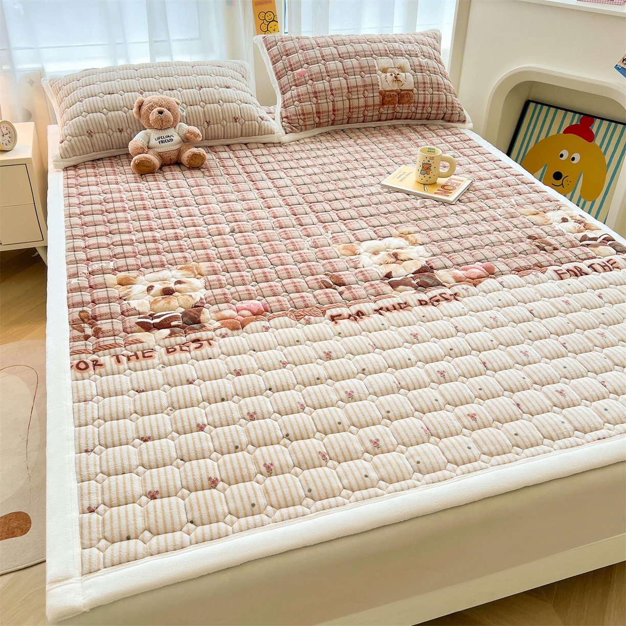 91家纺网 家纺一手货源 找家纺 慕木家纺 2025新款大床款牛奶绒印花床褥垫系列 床褥垫-杰米狗