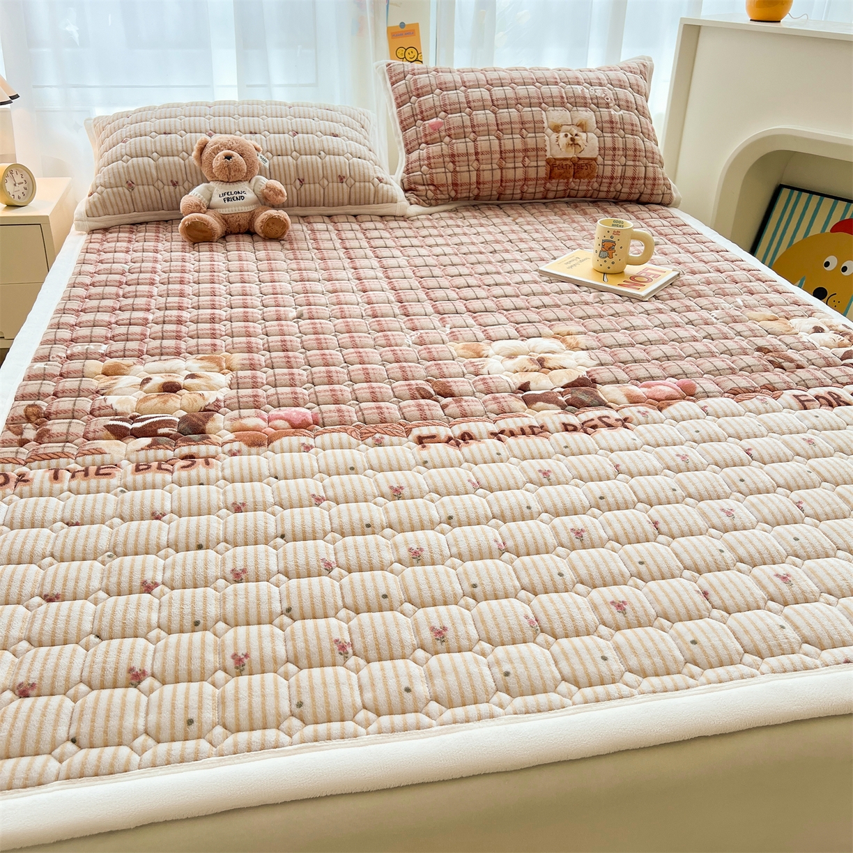 91家纺网 家纺一手货源 找家纺 慕木家纺 2025新款大床款牛奶绒印花床褥垫系列 床褥垫-杰米狗