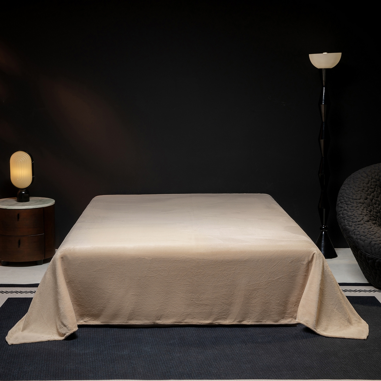 91家纺网 家纺一手货源 找家纺 新方向 2025新款全消光A类刺绣牛奶绒四件套-赫本风格2 赫本-香槟