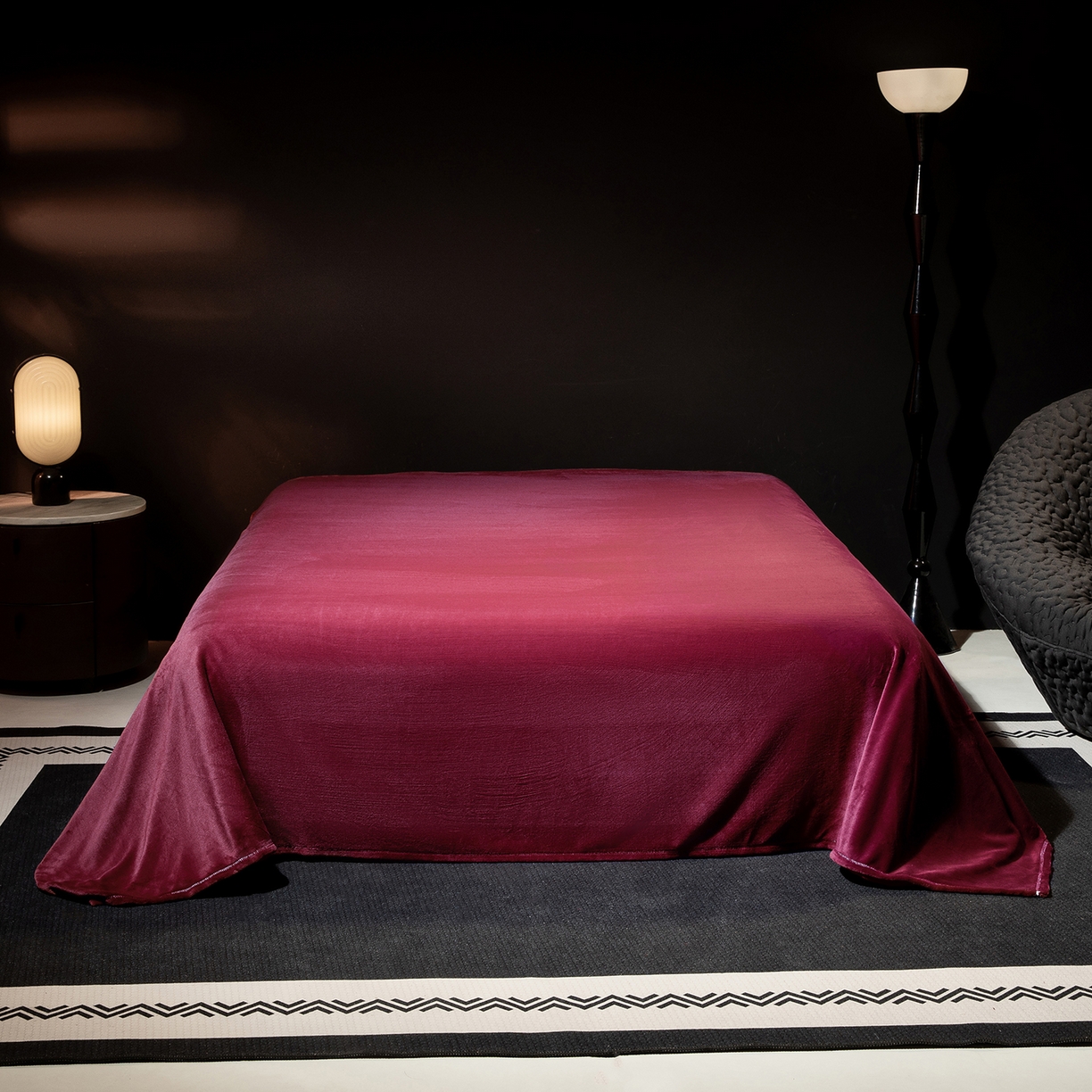 91家纺网 家纺一手货源 找家纺 新方向 2025新款全消光A类刺绣牛奶绒四件套-赫本风格2 赫本-玛瑙红