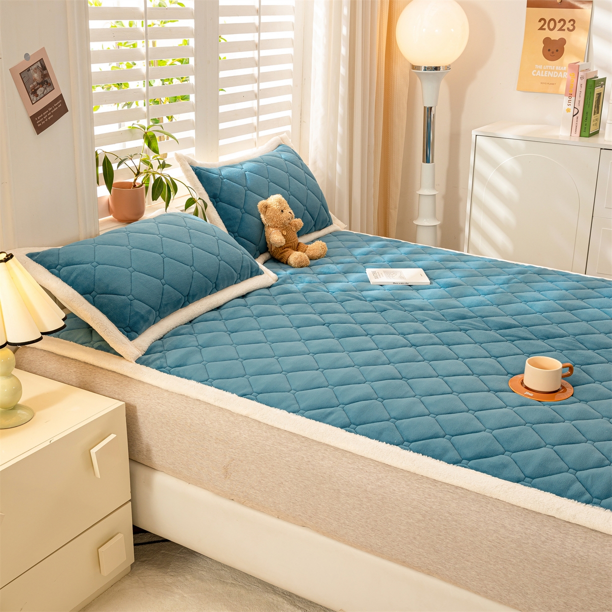 91家纺网 家纺一手货源 找家纺 慕木家纺 2025新款大床款牛奶绒印花床褥垫系列 床褥垫-景泰蓝