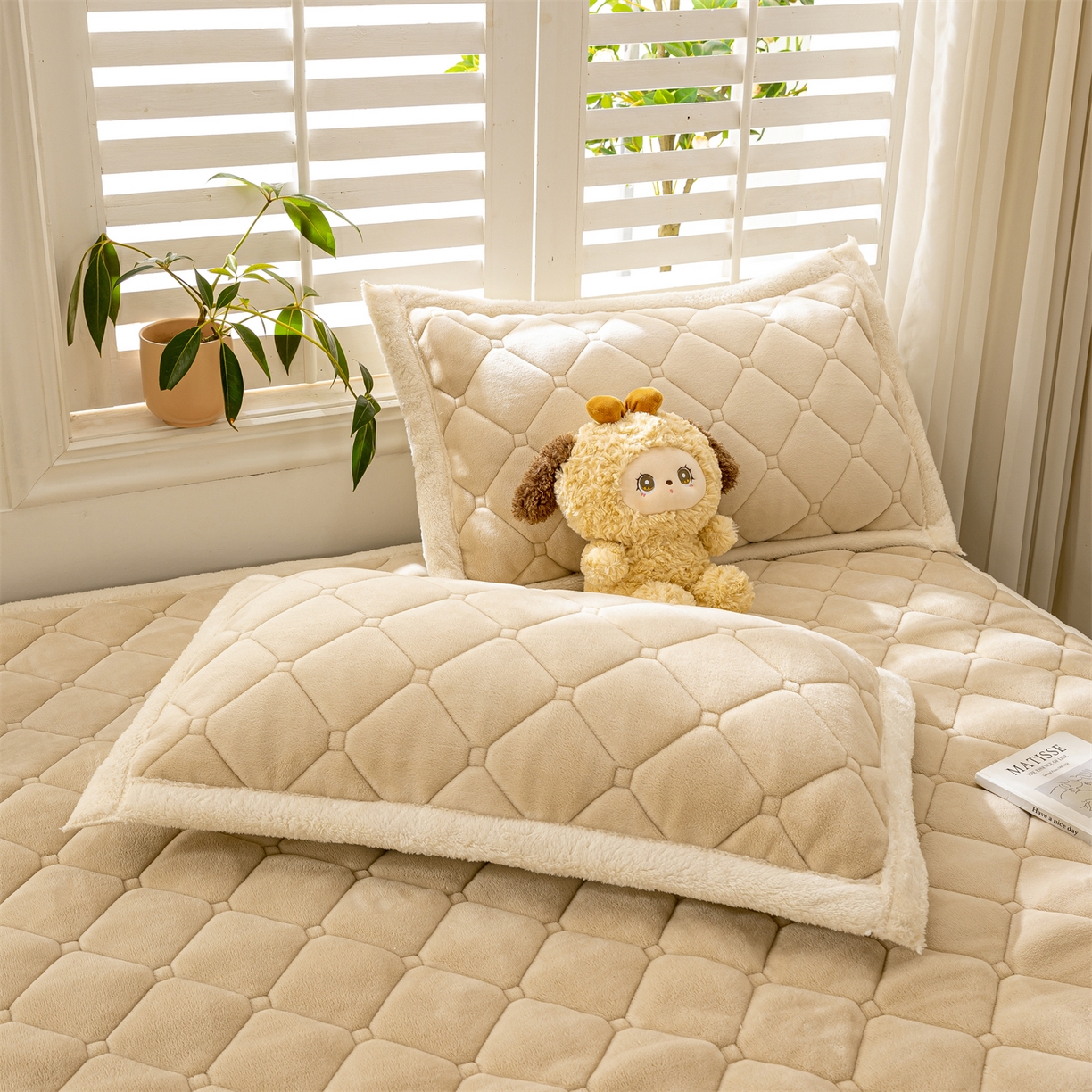 91家纺网 家纺一手货源 找家纺 慕木家纺 2025新款大床款牛奶绒印花床褥垫系列 床褥垫-卡其