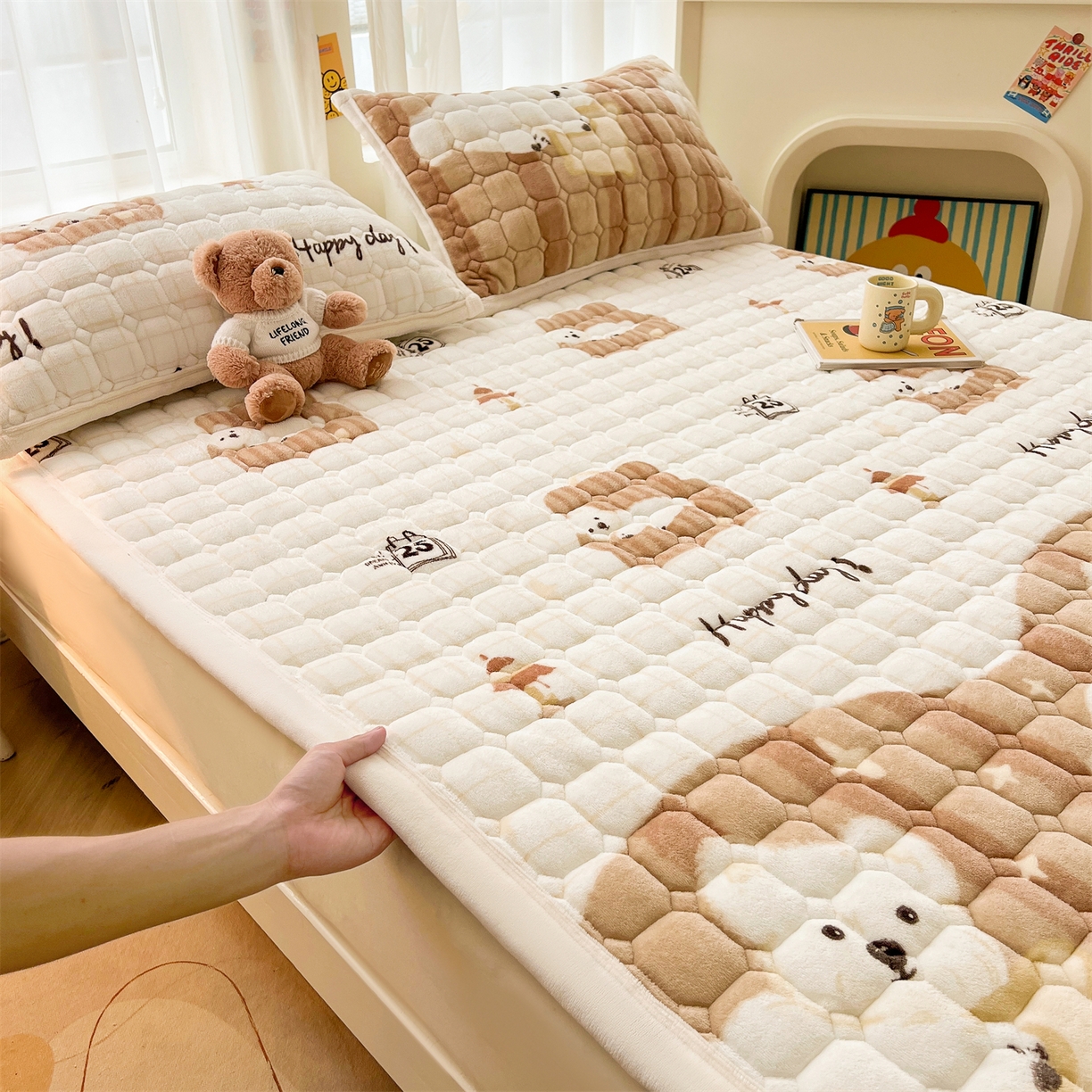 91家纺网 家纺一手货源 找家纺 慕木家纺 2025新款大床款牛奶绒印花床褥垫系列 床褥垫-可爱狗