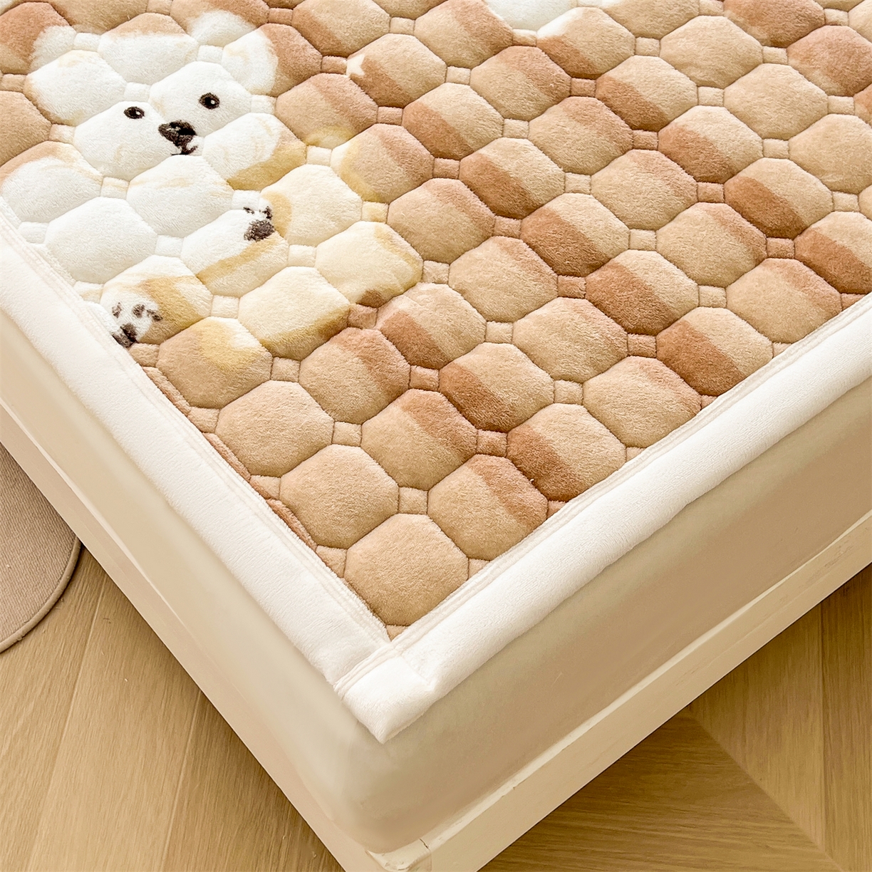 91家纺网 家纺一手货源 找家纺 慕木家纺 2025新款大床款牛奶绒印花床褥垫系列 床褥垫-可爱狗