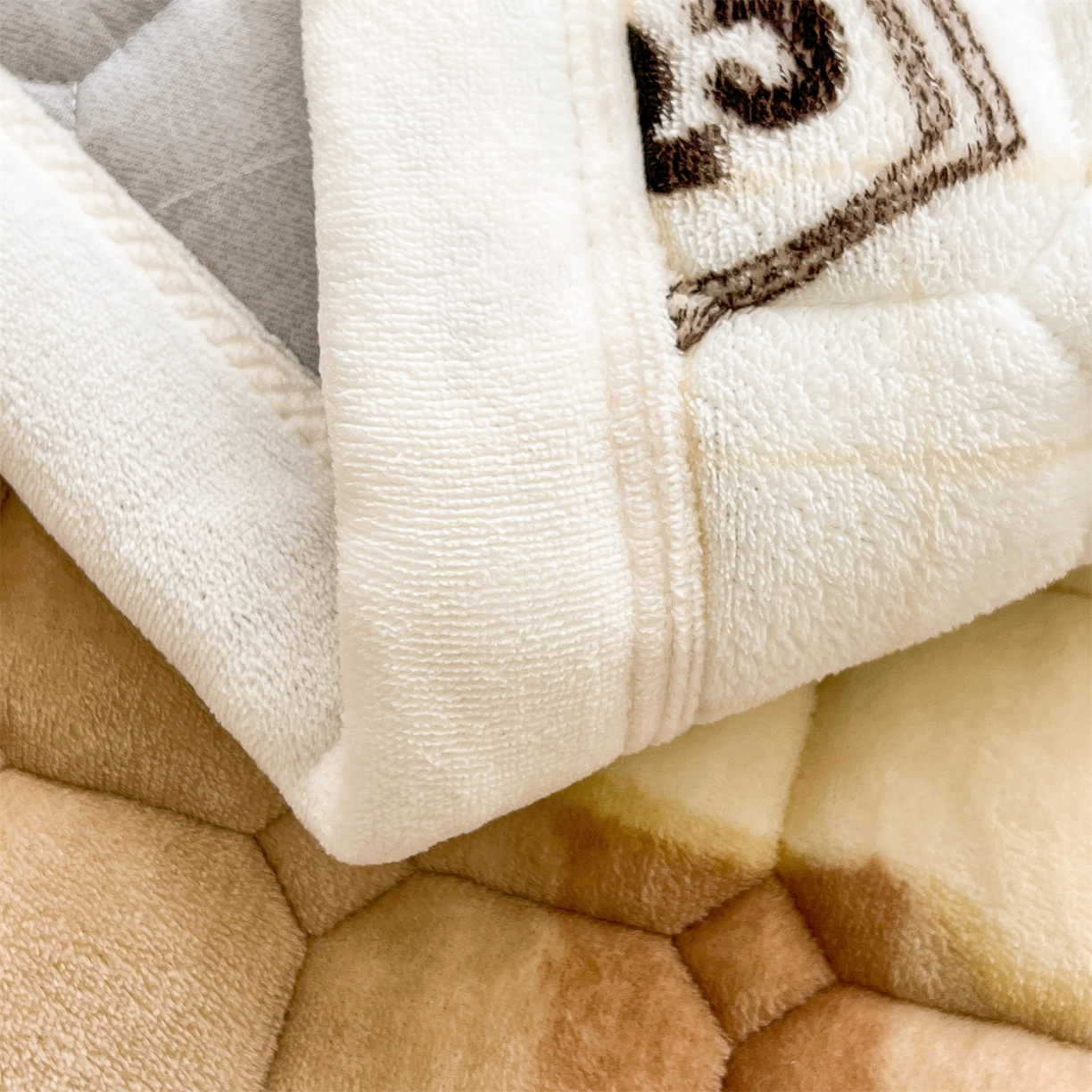 91家纺网 家纺一手货源 找家纺 慕木家纺 2025新款大床款牛奶绒印花床褥垫系列 床褥垫-可爱狗