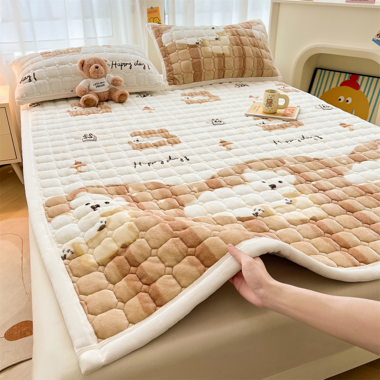 91家纺网 家纺一手货源 找家纺 慕木家纺 2025新款大床款牛奶绒印花床褥垫系列 床褥垫-可爱狗