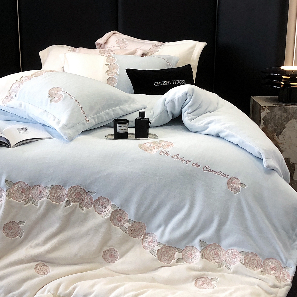 91家纺网 家纺一手货源 找家纺 初拾 2025新款230g牛奶绒“花卉” 四件套-暖冬甜心 暖冬甜心-蓝