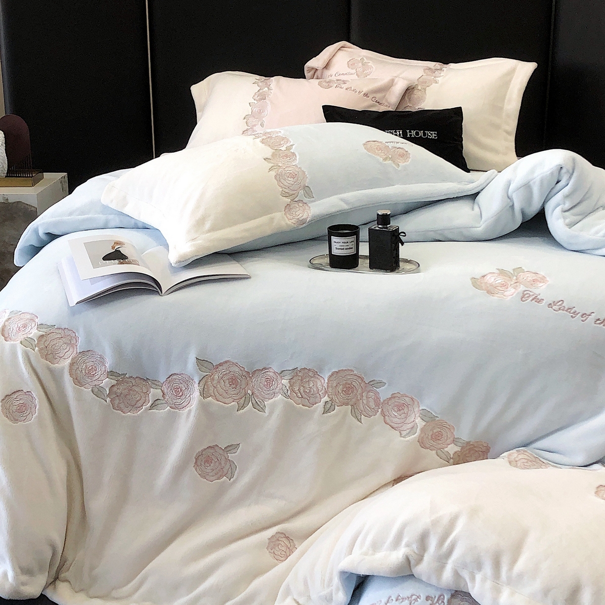 91家纺网 家纺一手货源 找家纺 初拾 2025新款230g牛奶绒“花卉” 四件套-暖冬甜心 暖冬甜心-蓝