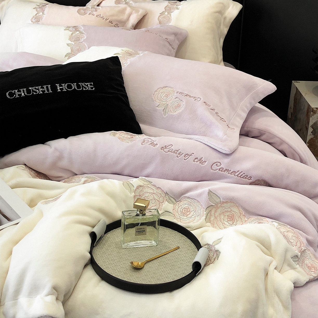 91家纺网 家纺一手货源 找家纺 初拾 2025新款230g牛奶绒“花卉” 四件套-暖冬甜心 暖冬甜心-紫