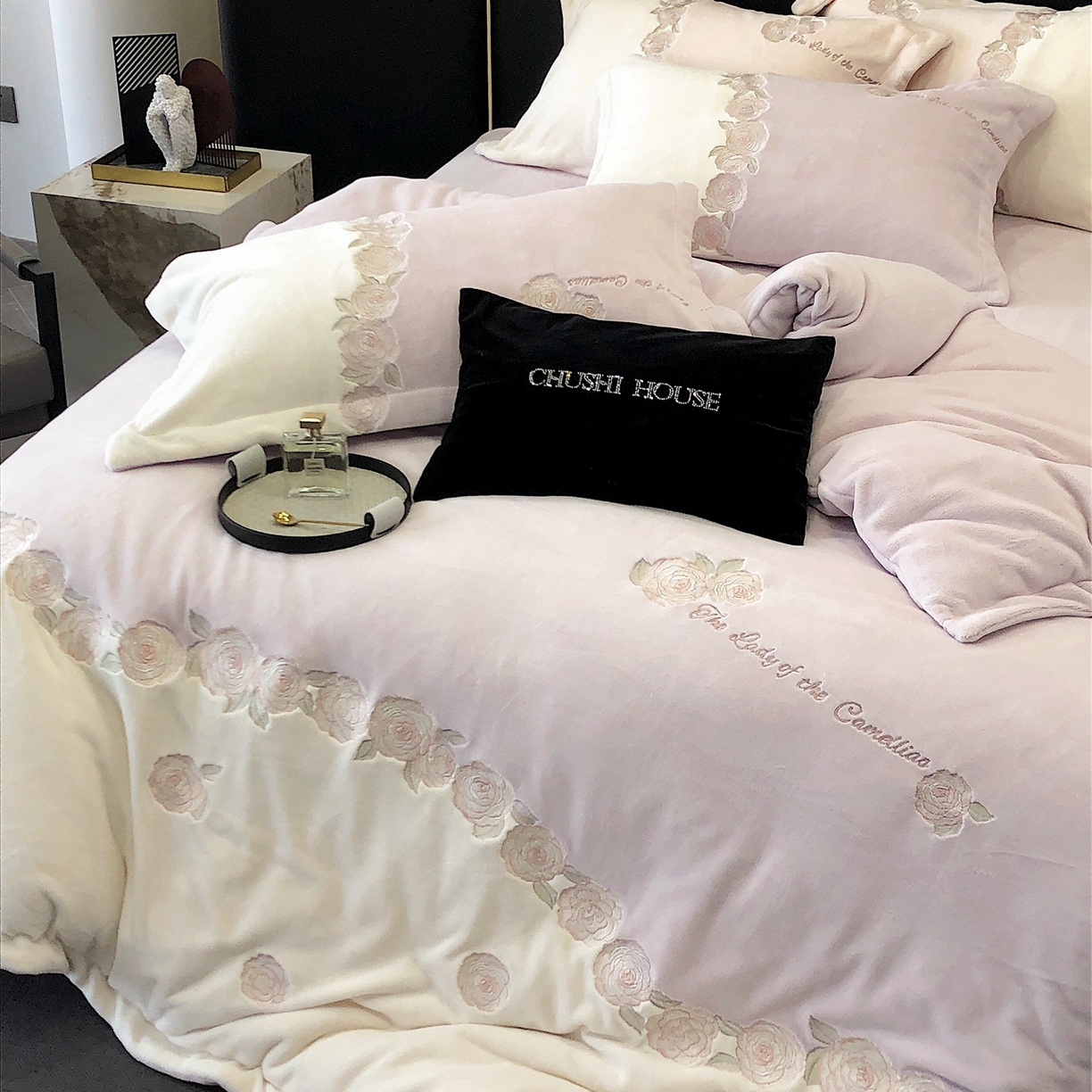 91家纺网 家纺一手货源 找家纺 初拾 2025新款230g牛奶绒“花卉” 四件套-暖冬甜心 暖冬甜心-紫